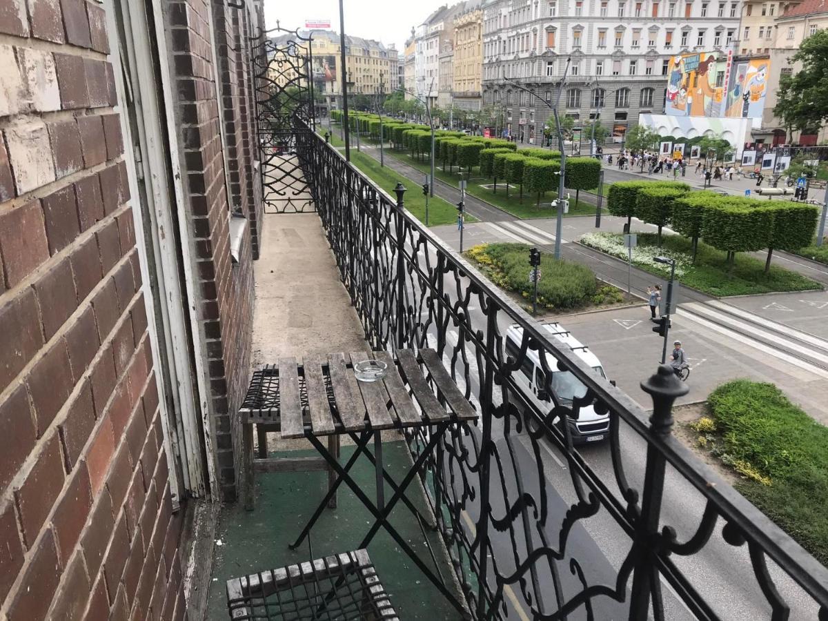 Spacious Apartman In The Center Будапеща Екстериор снимка
