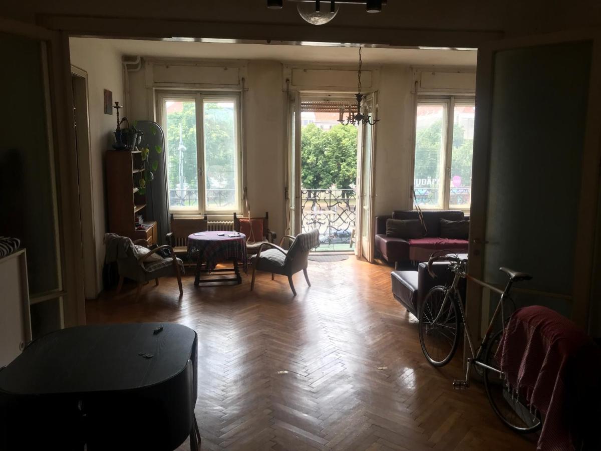 Spacious Apartman In The Center Будапеща Екстериор снимка